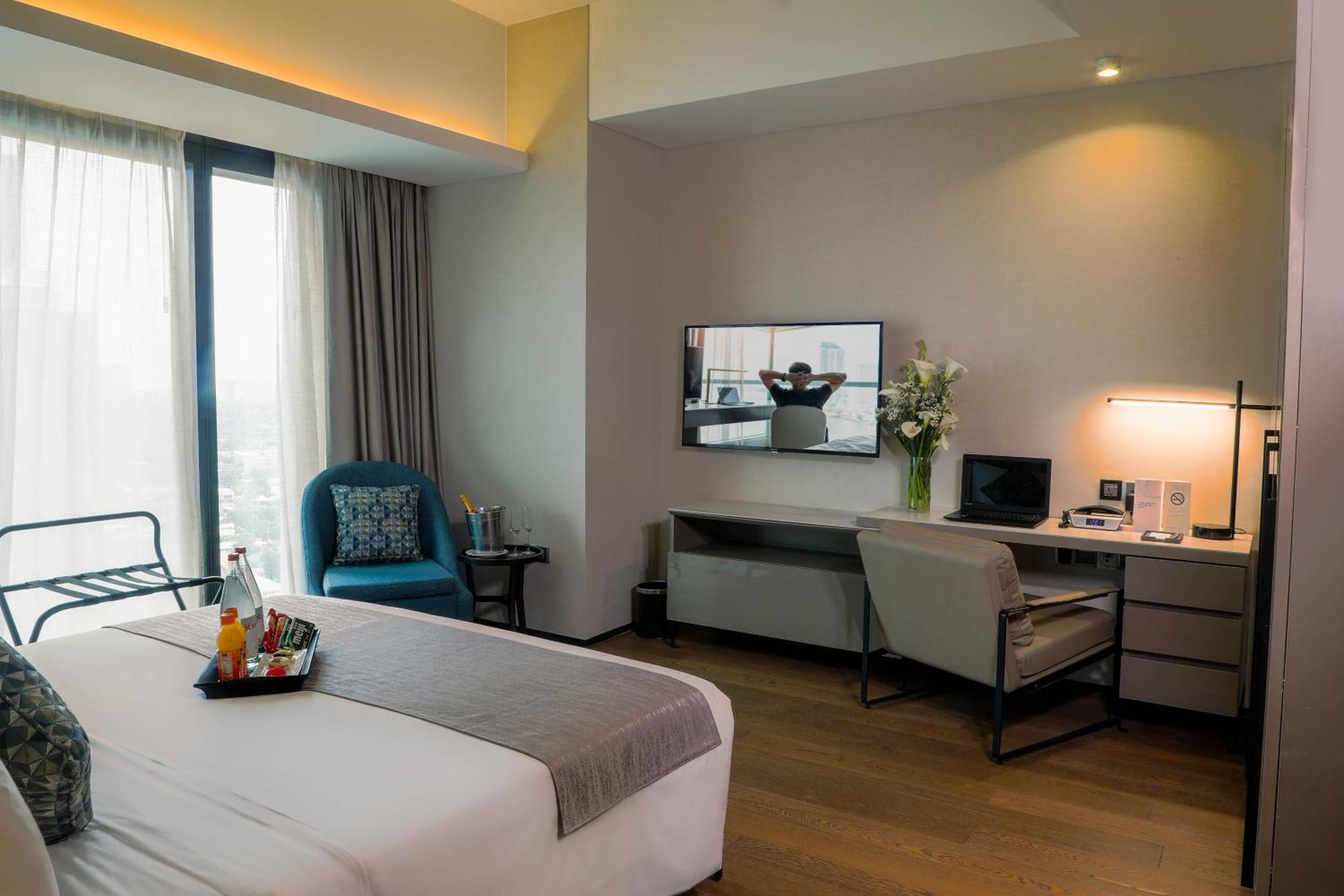 Готель Oakwood Makati Avenue Makati City Екстер'єр фото